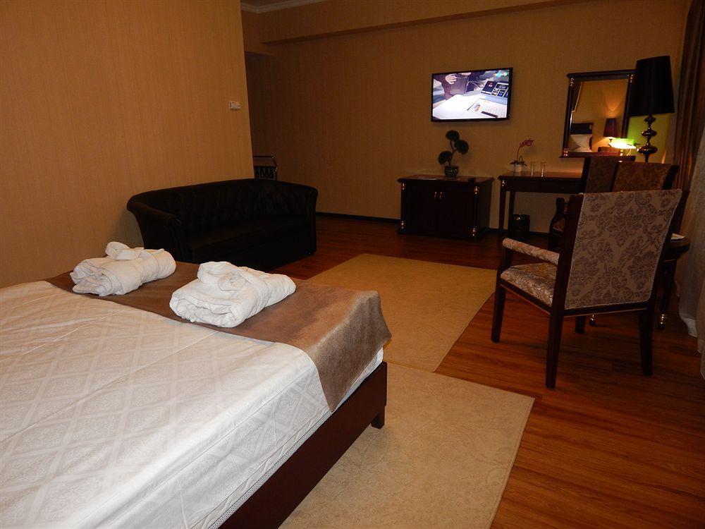 Reikartz Park Astana Ex-Royal Park Hotel & Spa Extérieur photo