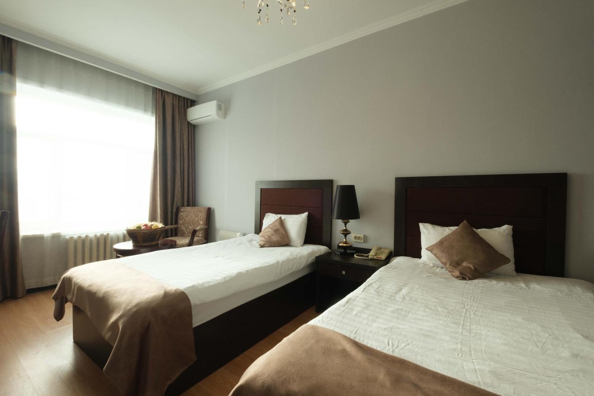Reikartz Park Astana Ex-Royal Park Hotel & Spa Extérieur photo