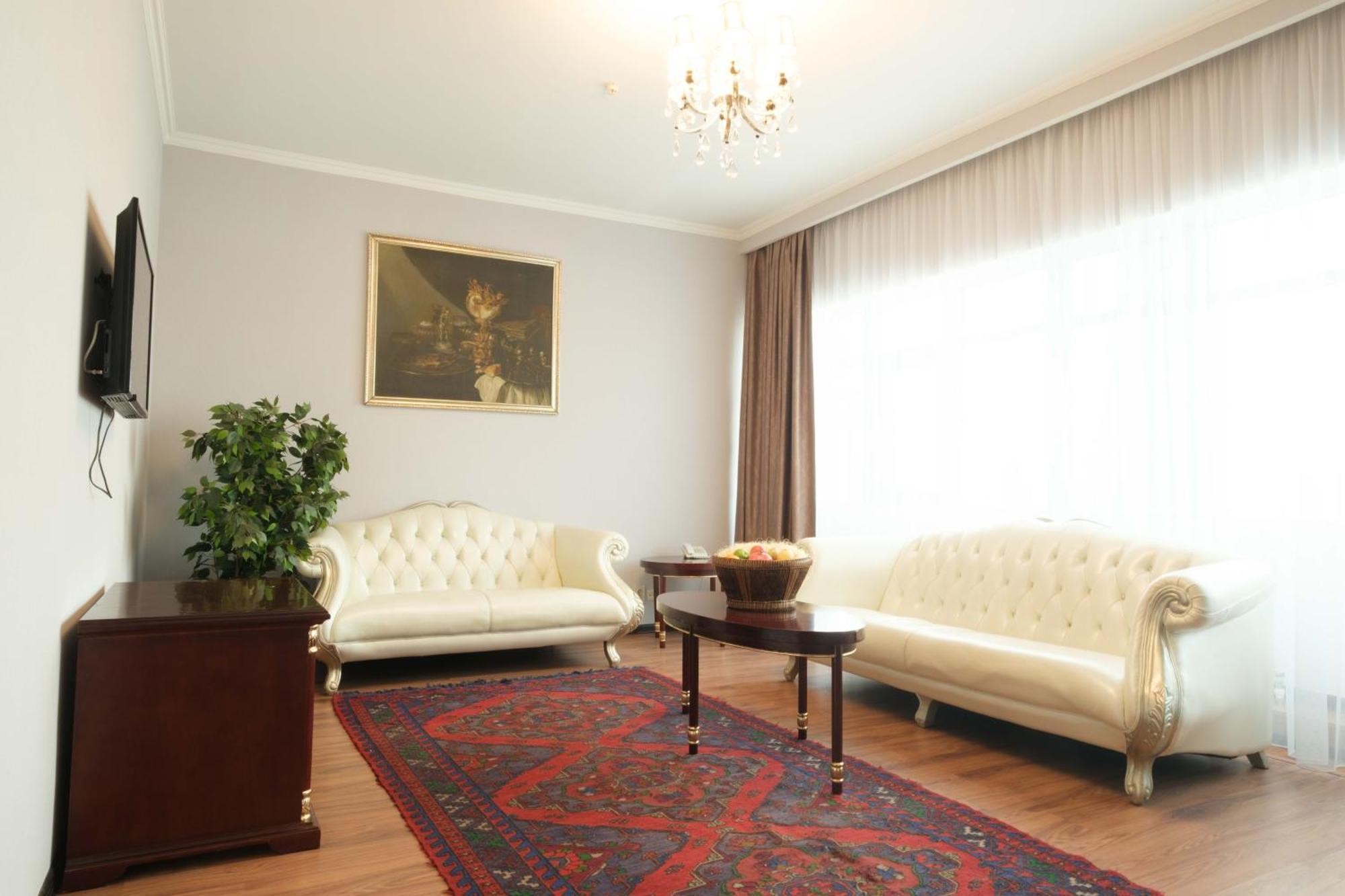 Reikartz Park Astana Ex-Royal Park Hotel & Spa Extérieur photo