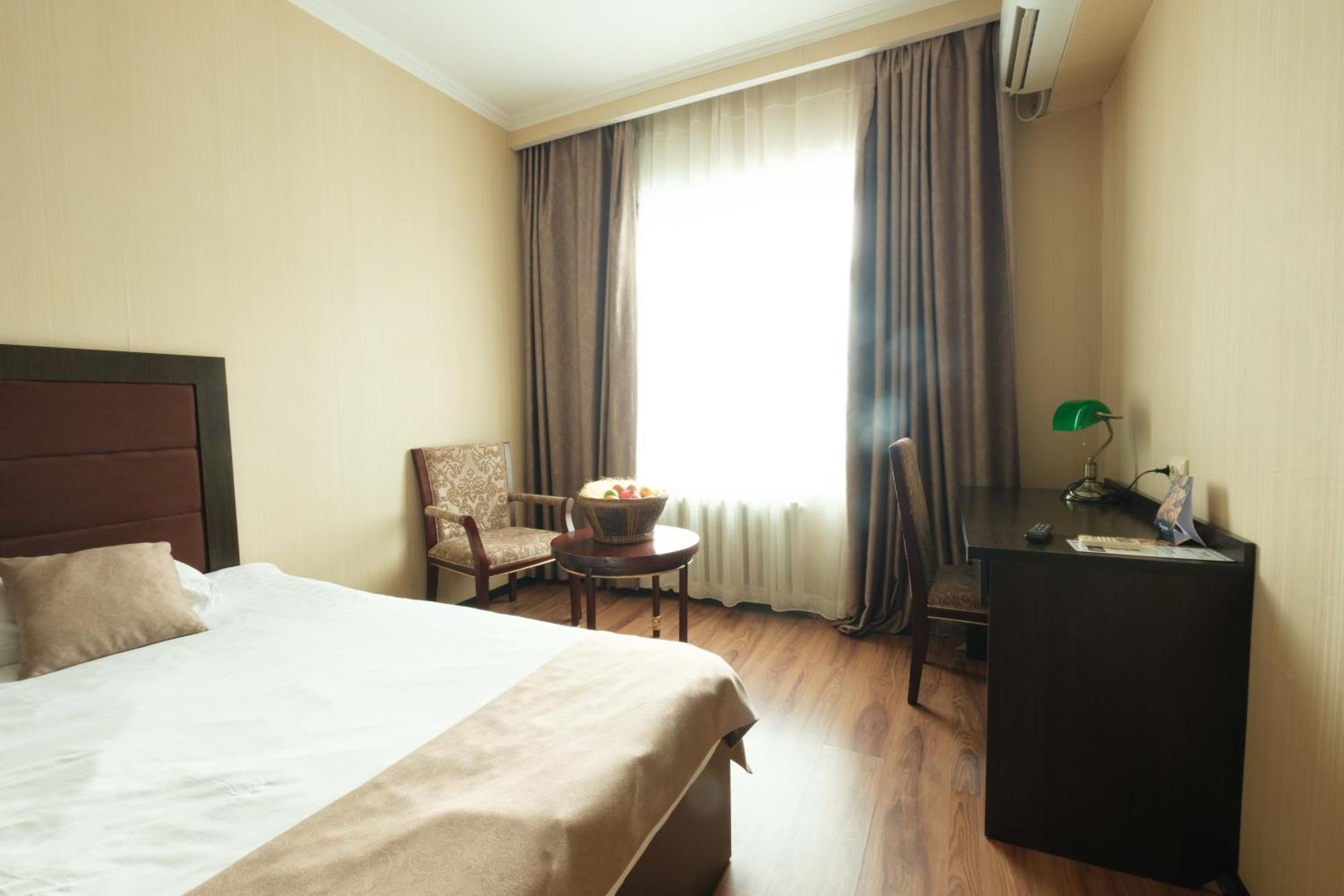 Reikartz Park Astana Ex-Royal Park Hotel & Spa Extérieur photo