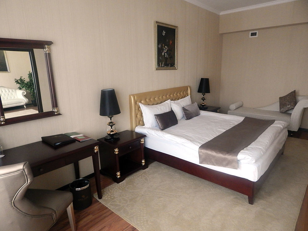 Reikartz Park Astana Ex-Royal Park Hotel & Spa Extérieur photo