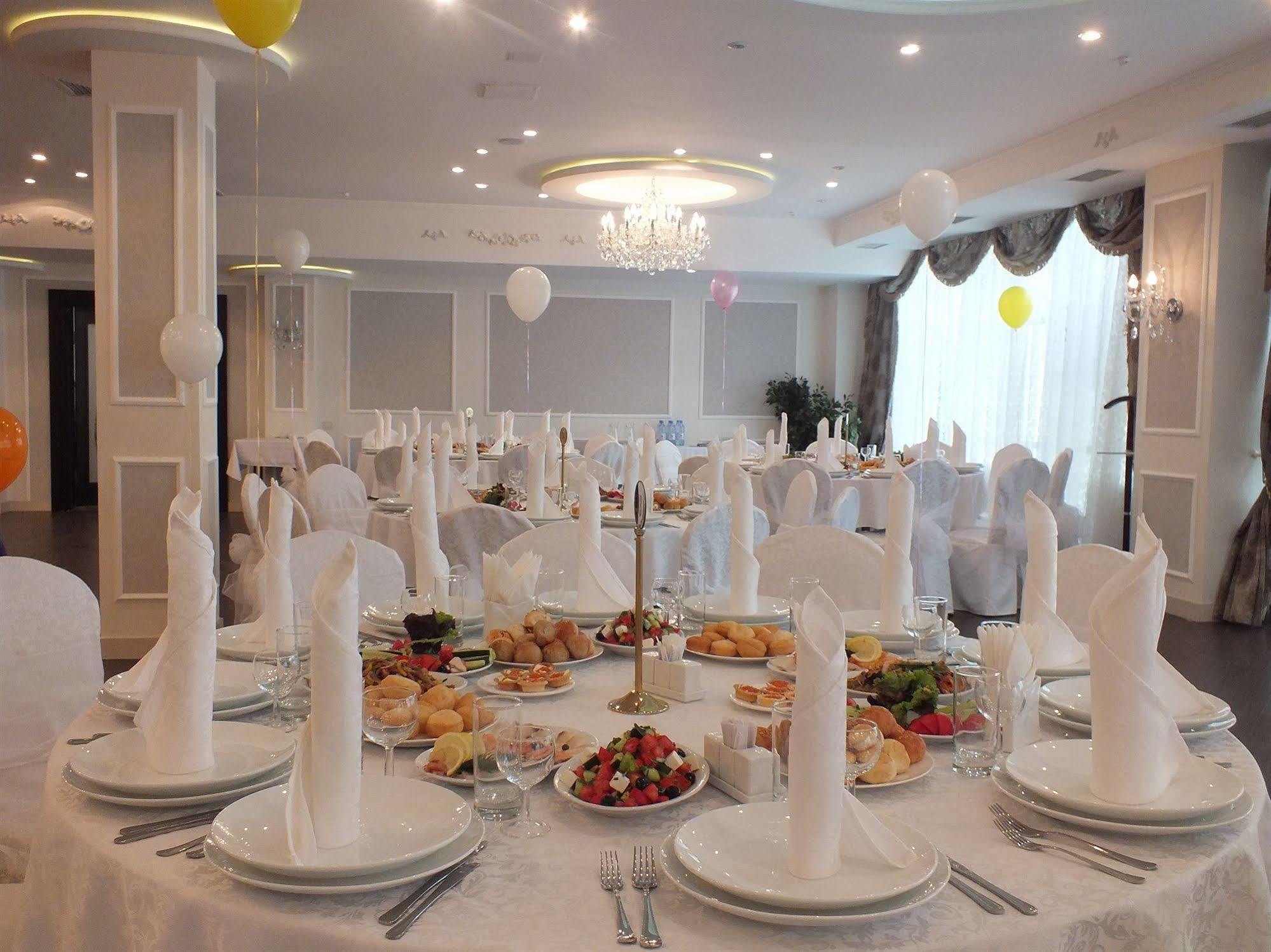 Reikartz Park Astana Ex-Royal Park Hotel & Spa Extérieur photo