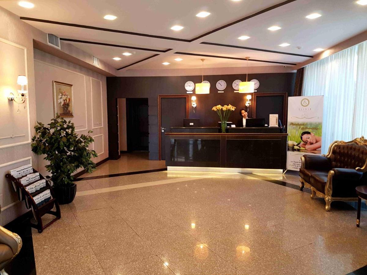 Reikartz Park Astana Ex-Royal Park Hotel & Spa Extérieur photo